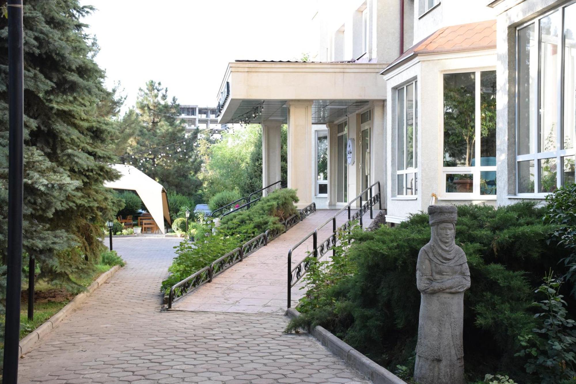 Silk Road Lodge Bischkek Exterior foto